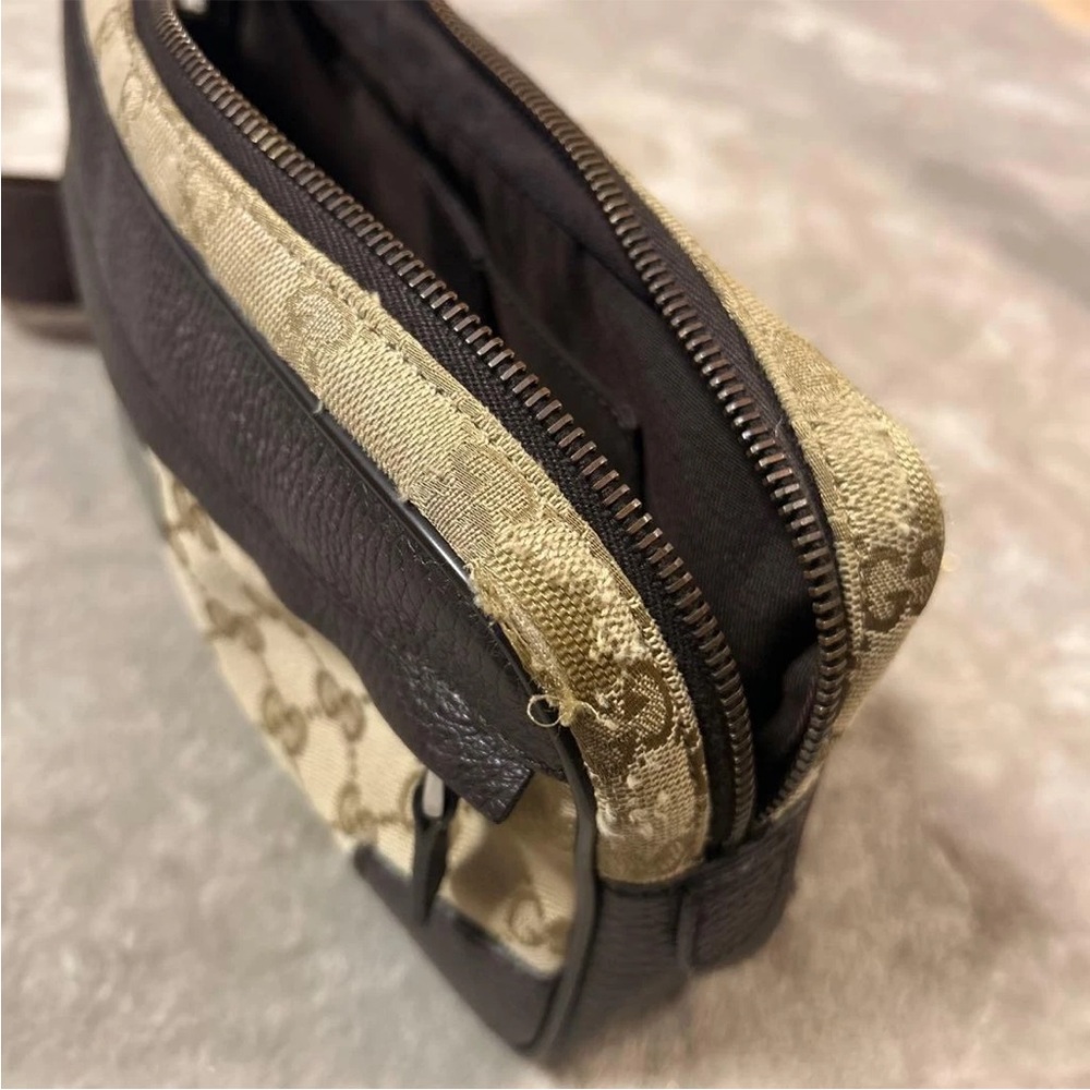 Gucci Beige and Black Monogram Belt Bag - Picture 6 of 10